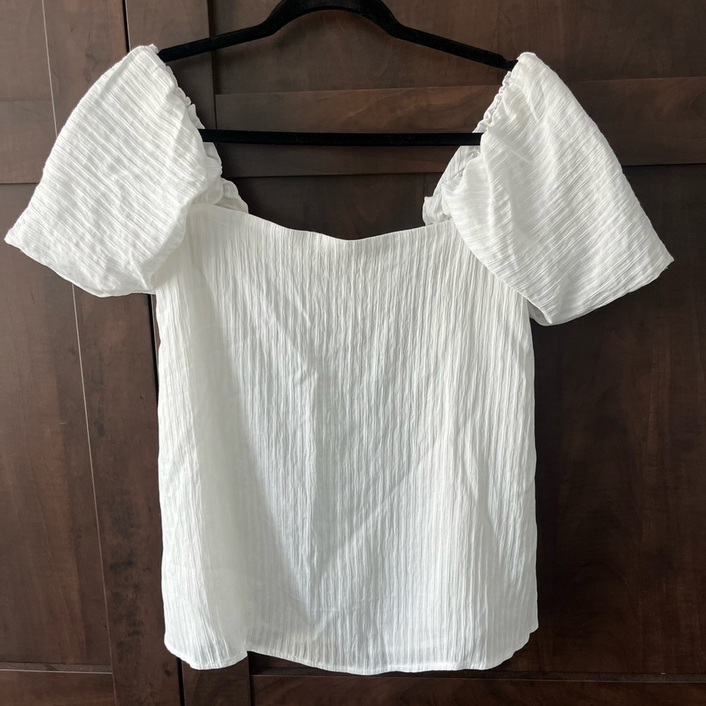 Club Monaco white puff sleeve top size 4
